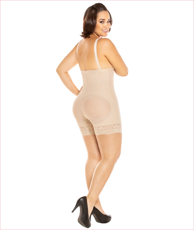 Highlight your curves even more with premium shapewear. Radiate confidence  and glamour in every outfit. 💃 #shyawayshop #shapewear #curves …