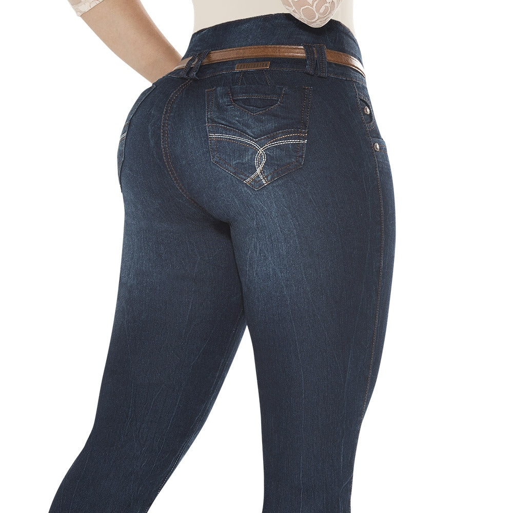 Curvy BBL Jeans – EQUILIBRIUM
